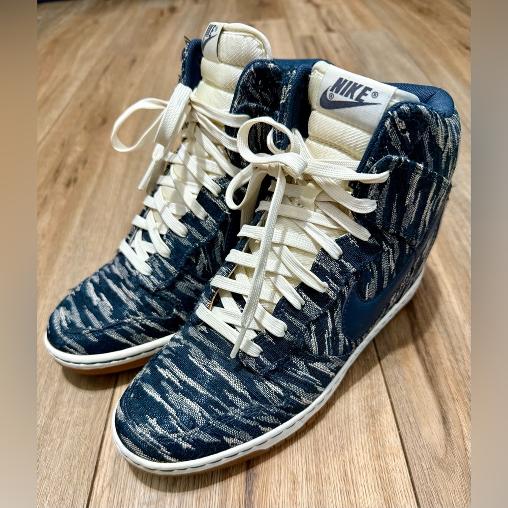 Nike Sky Dunk Hi Tribal Armory Navy Wom Hidden Wedge Heel Shoes 585560 Sz 9 EUC - Picture 2 of 9